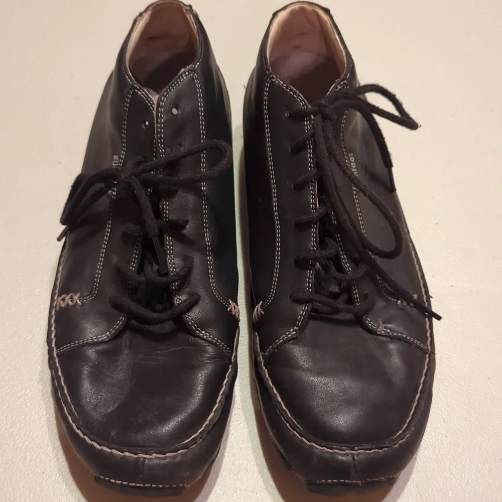 Aetrex, Zumfoot, black leather shoe/ boots. Size 10